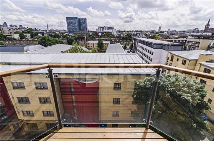 			MODERN 2 BEDROOM APARTMENT IN A PORTERED DEVELOPMENT, 2 Bedroom, 1 bath, 1 reception Flat			 Ice Wharf  , KINGS CROSS 